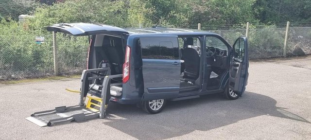 Image 11 of Automatic Luxury Ford Torneo Custom & power wheelchair lift