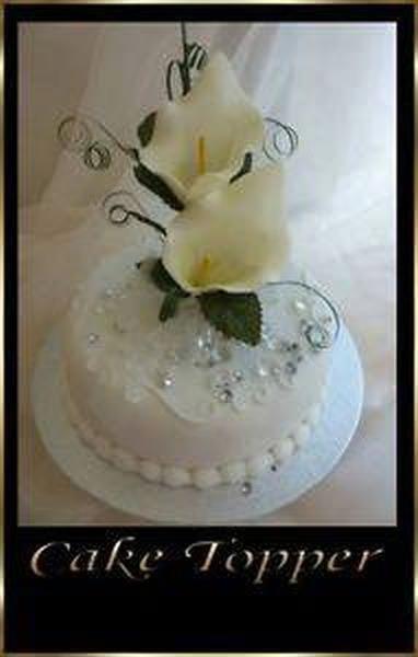 Preview of the first image of 1 Lisa Ivory Double Rose Wedding Cake Topper Decoration.