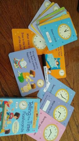 Image 2 of Usborne Farmyard Tales – Telling the Time flashcards