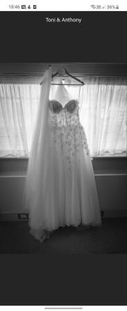 Image 3 of Beautiful wedding dress for sale