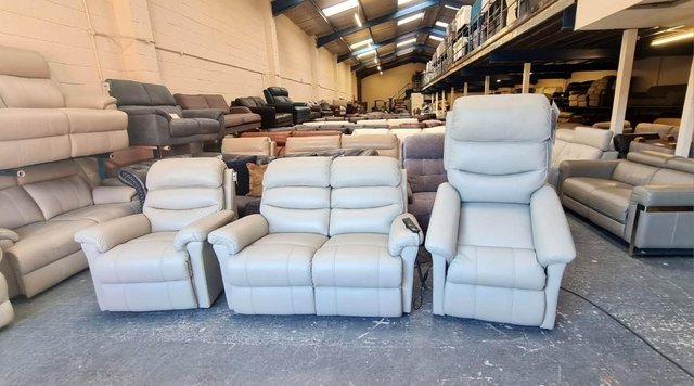 Image 7 of La-z-boy Tulsa grey leather 2 seater sofa and 2 armchairs