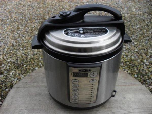 Image 3 of Bella 6 Litre Pressure Cooker (Electric)