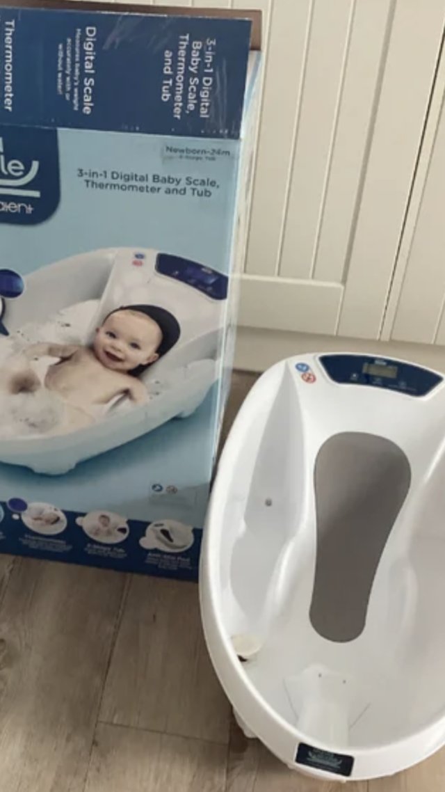 Preview of the first image of Aqua Scale 3 in 1 digital Baby Bath.