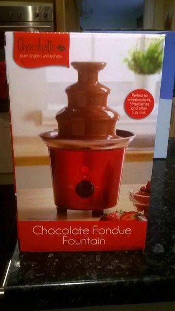 Preview of the first image of CHOCOLATE FONTAIN OR FONDUE IN RED.