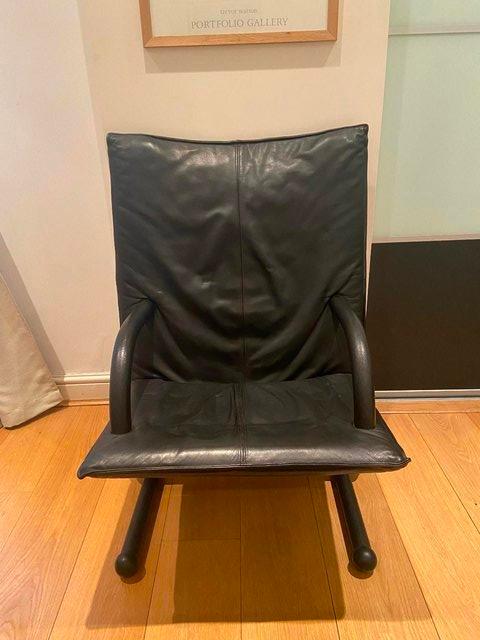 Preview of the first image of ARFLEX T LINE CHAIR IN BLACK LEATHER.