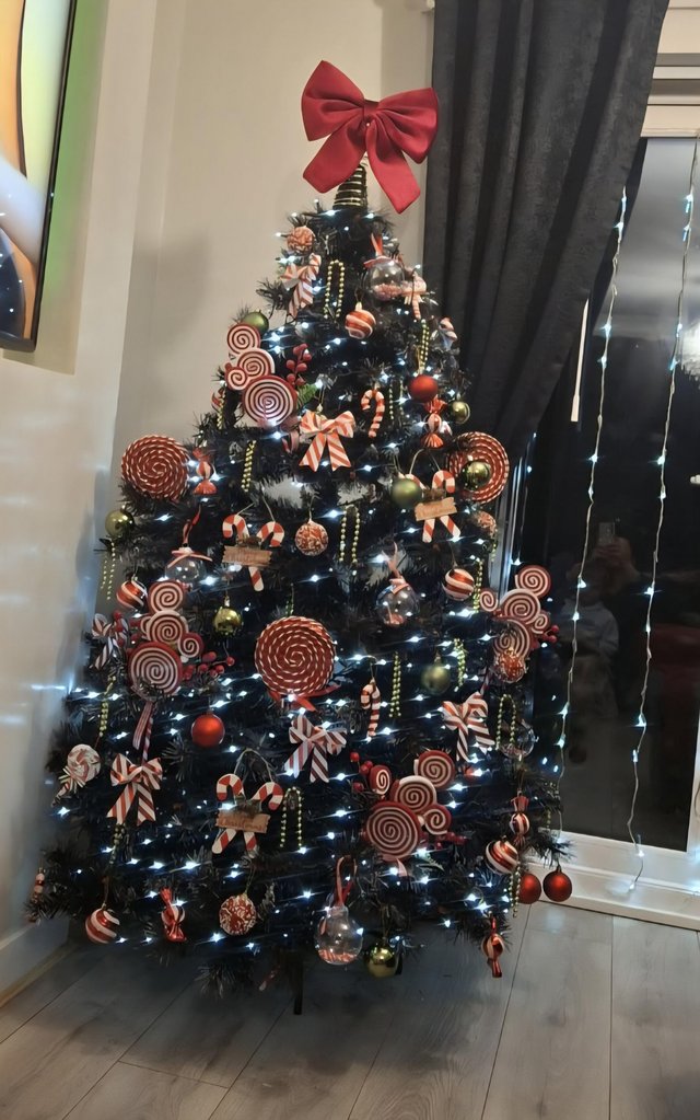 Bushy 5ft xmas tree with skirt
