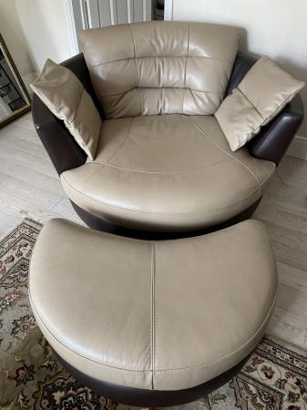 Image 2 of Leather dfs corner settee