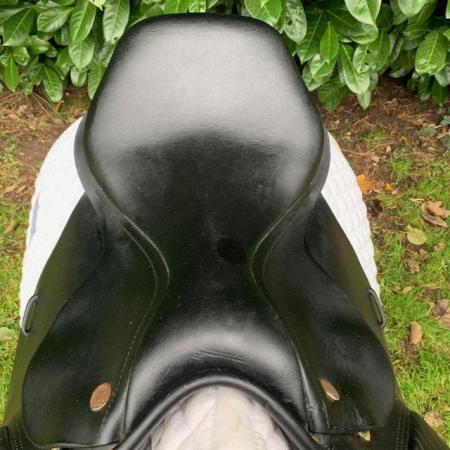 Image 5 of Kent & Masters 17 inch Cob saddle
