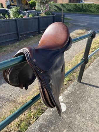 Image 2 of 18” Lovatt and Ricketts high wither all purpose saddle.