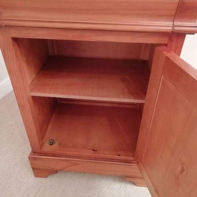 Image 2 of Stylish lovely solid wood cupboard/cabinet with drawer