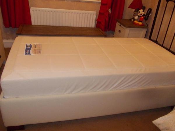 Image 3 of SINGLE TEMPUR BED/MATTRESS ARIGHI PURCHASE