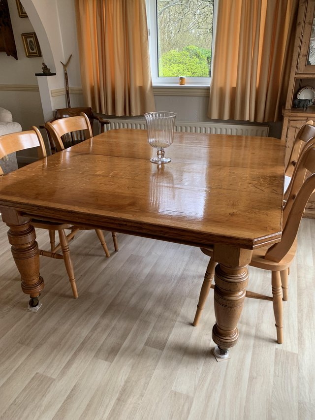 Preview of the first image of Beautiful Victorian Oak Table.