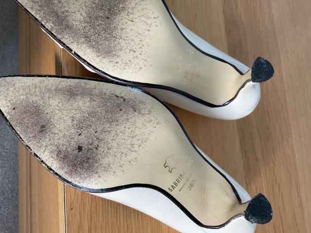 Preview of the first image of Occasion shoes size 36.5 pearlised cream leather.