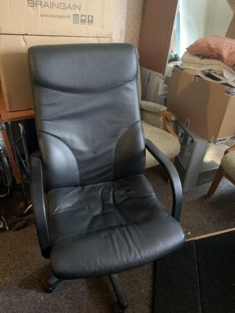 Image 2 of Black Office chair with adjustable seat