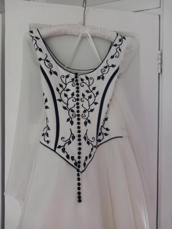 Image 2 of Beautiful Ivory Wedding Dress