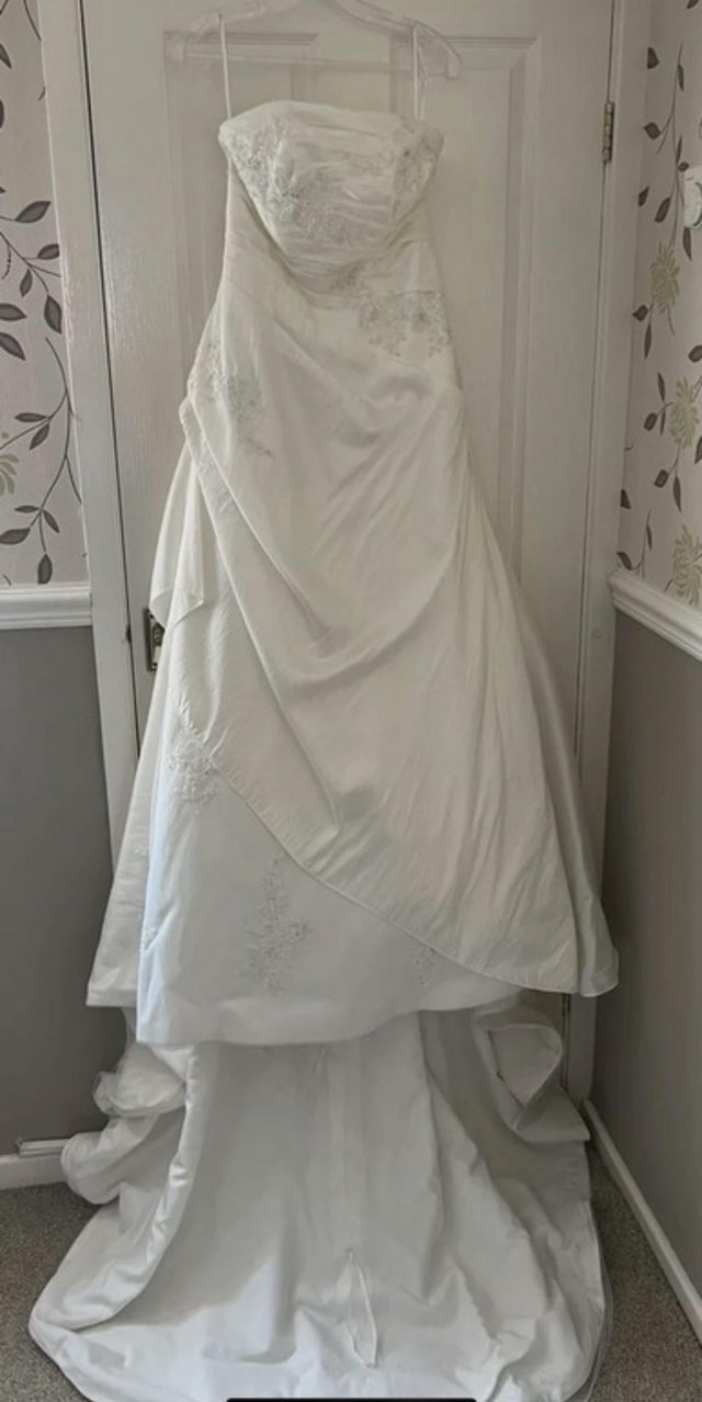 Preview of the first image of Trudy Lee Ivory Wedding Dress.