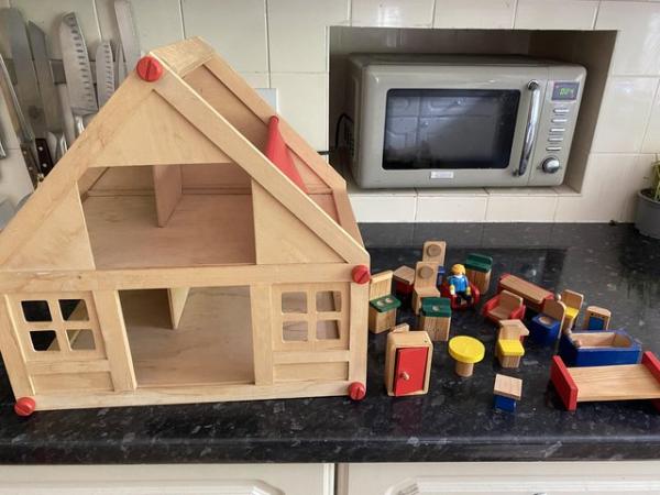 Image 3 of FREE Early Learning Centre Dolls House