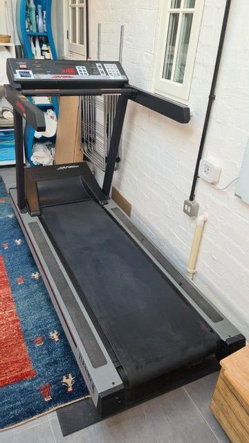 Preview of the first image of Treadmill Life Fitness 9100HR Classic very good condition.