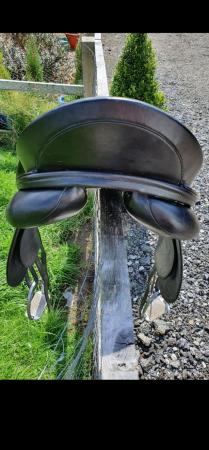 Image 2 of Albion 'Platinum' dressage saddle, 17.5" Medium Wide