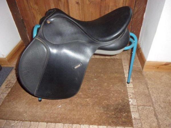 Image 2 of Wintec Saddle G P with care 17" Black