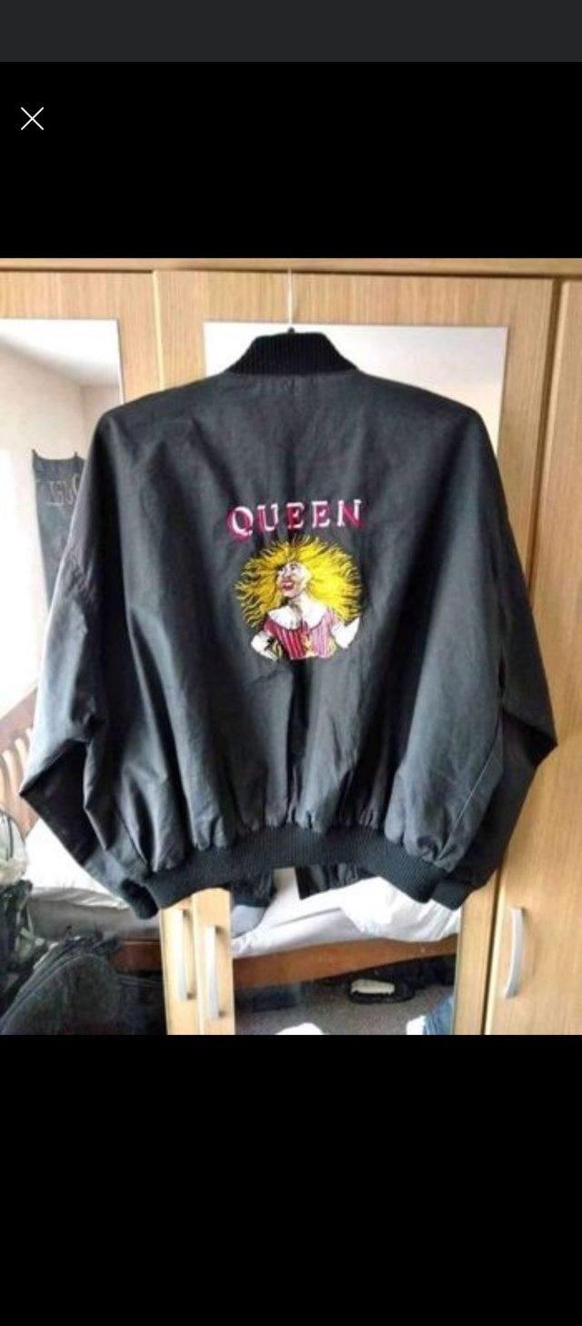 Preview of the first image of Queen Innuendo jacket..........