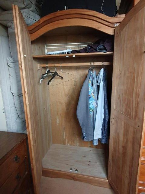 Preview of the first image of Wardrobe - Excellent condition.