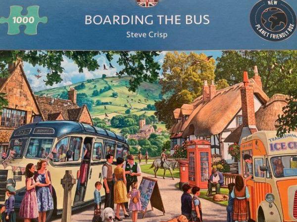 Image 3 of Jigsaw puzzle Boarding the Bus 1000 pieces.