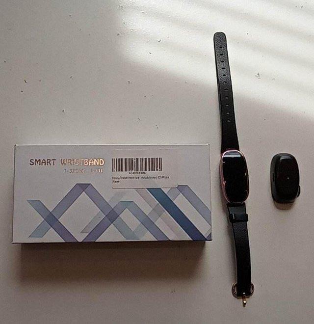 Preview of the first image of Smart Wristband Fitness Tracker I-sport I-fit track steps.