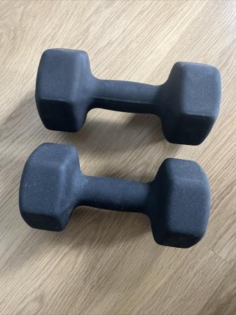 Image 2 of Pair of excellent quality Neoprene dumbbells: 10 Kg and 3 Kg