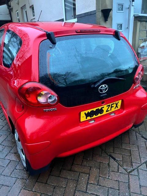 Preview of the first image of aygo automatic c1  106 red  car.
