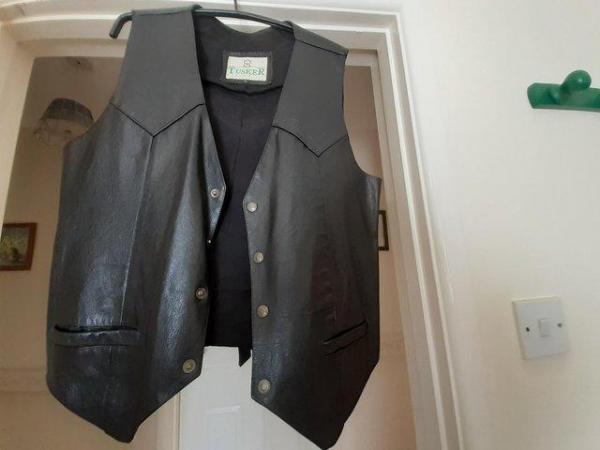 Image 1 of Leather waistcoat(Tusker) worldwide