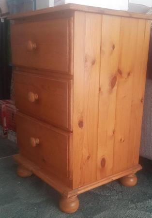 Image 3 of Slimline Solid Wood Chest Of Drawers On Bun Feet - Chatham