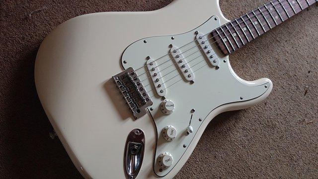 Image 8 of Fender Stratocaster Mexican - White/Cream