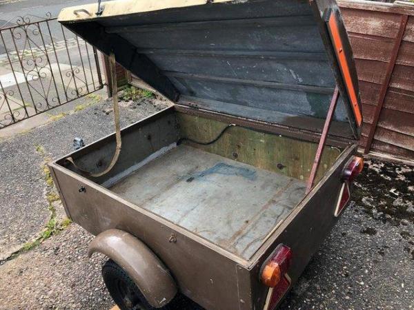 Image 1 of Car trailer with hard, lockable lid