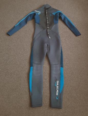 Image 2 of Kids Wetsuit In Good Condition - Size L