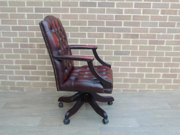 Image 6 of Dark Gainsborough Chair (UIK Delivery)