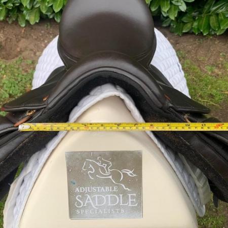 Image 21 of Saddle Company 16.5” GP Verona saddle (S3130)