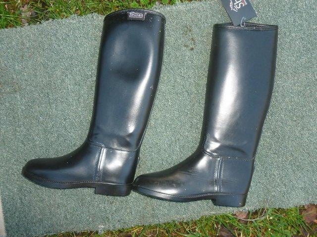 Preview of the first image of New Childrens long rubber boots black size 33 =1.