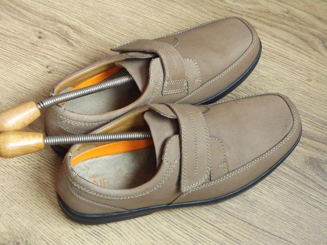 Preview of the first image of M&S Collection AIR FLEX Brown Leather Shoes Size 8.