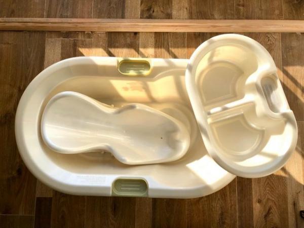 Image 2 of Baby Bath Tub with Bath Seat, very good condition