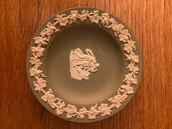 Image 2 of Wedgwood Sage Green Jasperware dish classical design