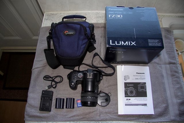 Image 3 of Panasonic Lumix DMC-FZ308MP 12x Zoom Digital Camera LOWEPRO