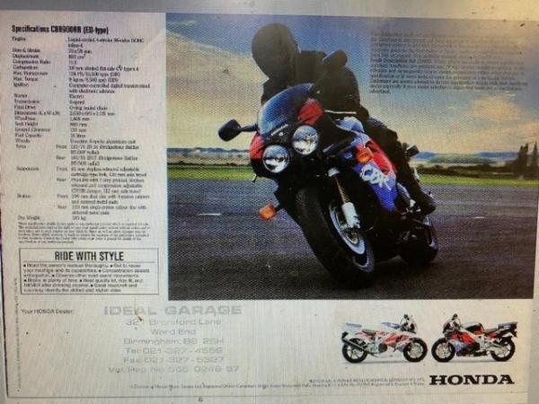Image 16 of Honda CBR 900 RR Fireblade SC28 1993. UK Bike. Twin Headlamp