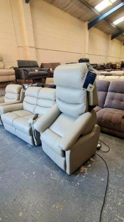 Image 13 of La-z-boy Tulsa grey leather 2 seater sofa and 2 armchairs