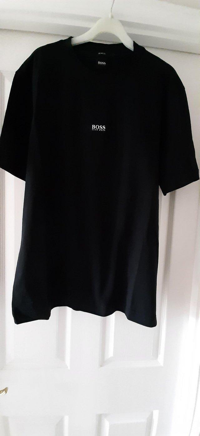 Preview of the first image of BOSS tshirt.