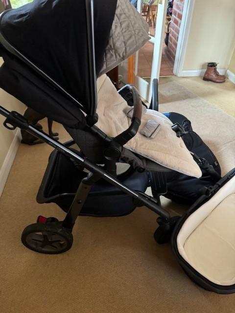 Preview of the first image of Silver Cross Special Edition Pioneer Henley pushchair.
