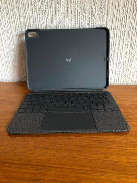 Preview of the first image of LOGITECH COMBO TOUCH MAGNETIC KEYBOARD-NEW.