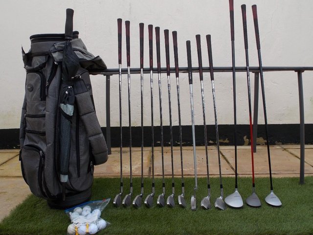 Preview of the first image of Mens Right Handed Howson Oversize Tour Pro Golf Club Set.