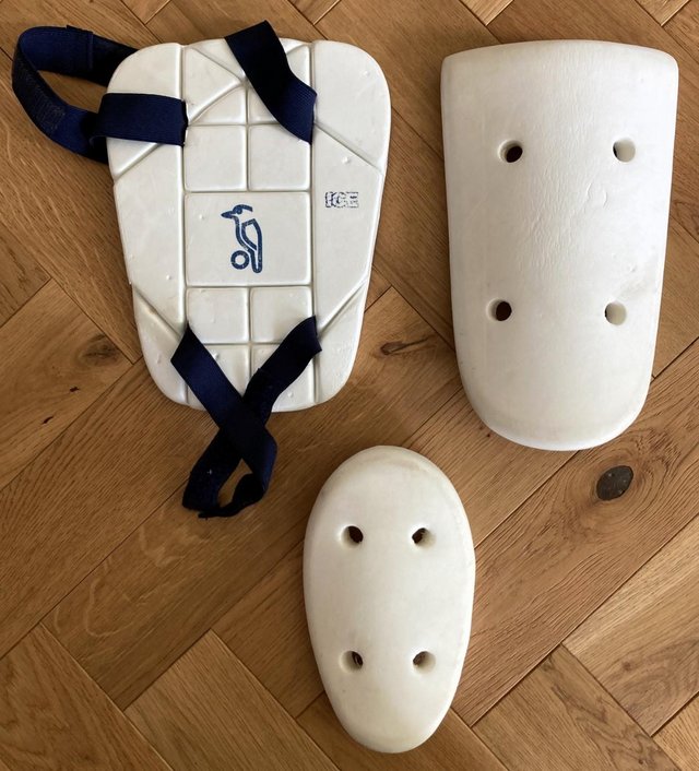 Preview of the first image of BUNDLE KOOKABURRA CRICKET GUARD PADS ADULT THIGH ARM SIDE.