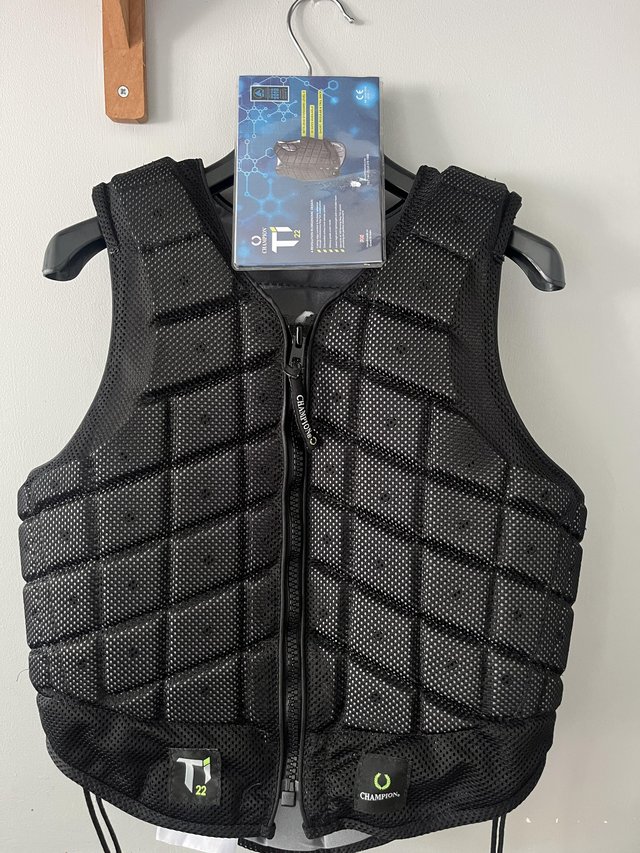 Preview of the first image of champion body protector xs *new*.